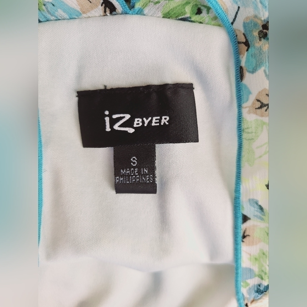 IZ Byer Pastel Blues and Greens Floral Top Women's Size Small NWT - Picture 5 of 8